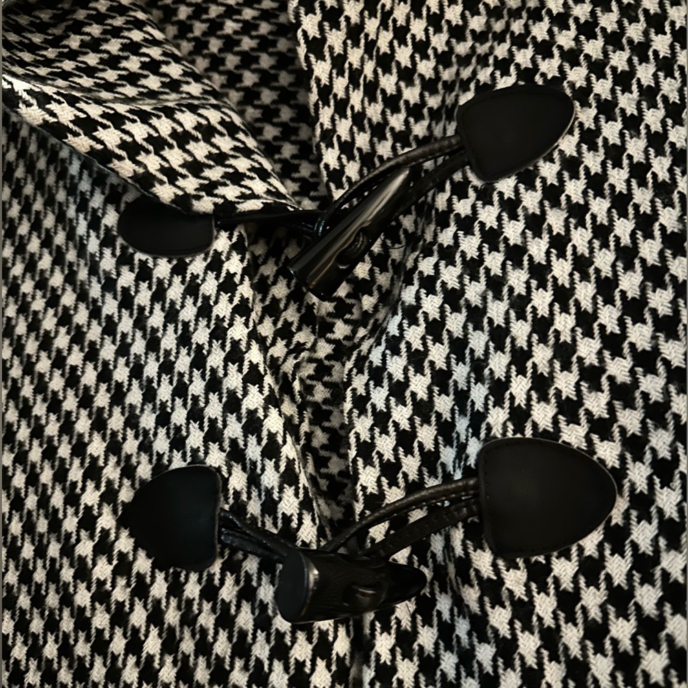 Apt 9 houndstooth poncho. - Picture 2 of 3